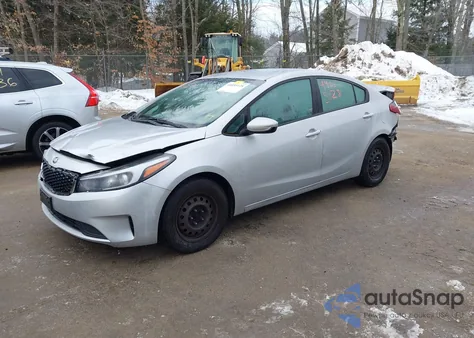 2017 Kia Forte Lx z USA, uszkodzony, nr VIN 3KPFL4A77HE032211